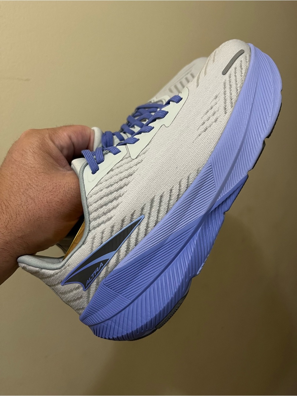 Altra FWD Experience 
Athletic-Lifestyle 
Comfort Shoes
Size 6 for Women